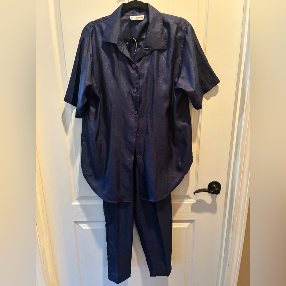 ✨ Vintage Navy Blue Two-Piece Set – Size Small – Short Sleeve Button Up